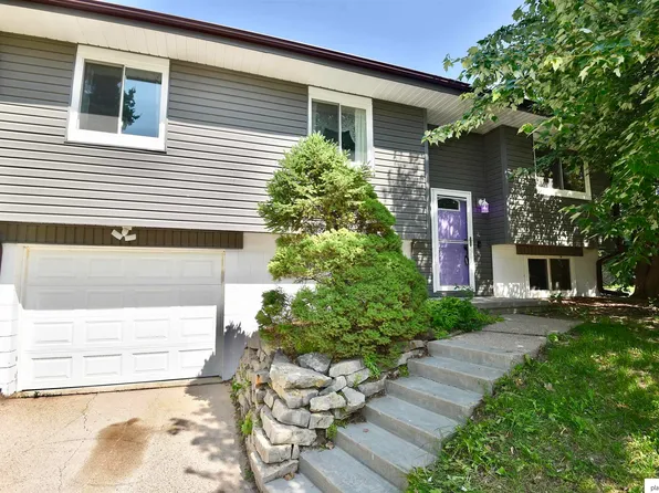 3913 N 212th St, Elkhorn, NE 68022