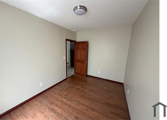 1243 Morrison Ave #1R — Photo 9