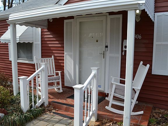 3rd image of 306 Plainview Ave