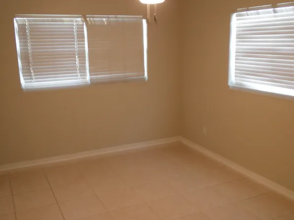 514 W 131st Ave, Tampa, FL 33612