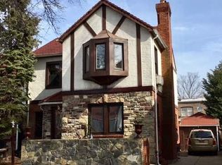 47-05 Utopia Pkwy, Flushing, NY 11358