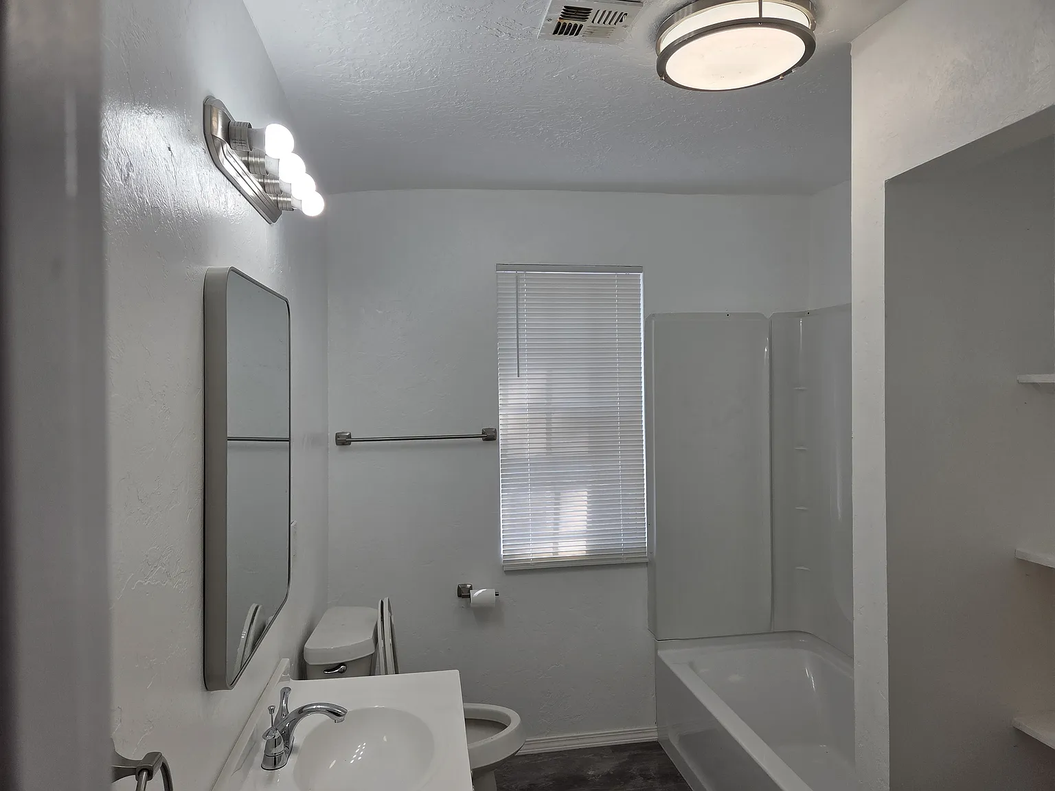 4 bed, 1360 sqft, $1,695 — Photo 1