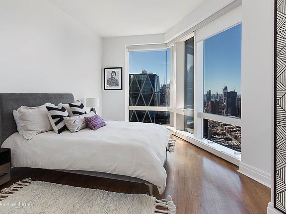 4th image of 80 Columbus Cir #67E