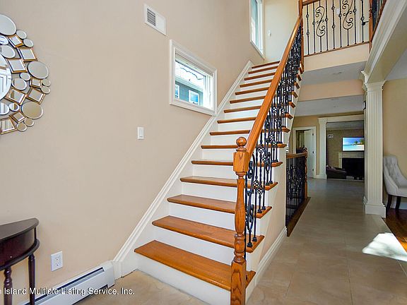 3rd image of 271 Prescott Ave