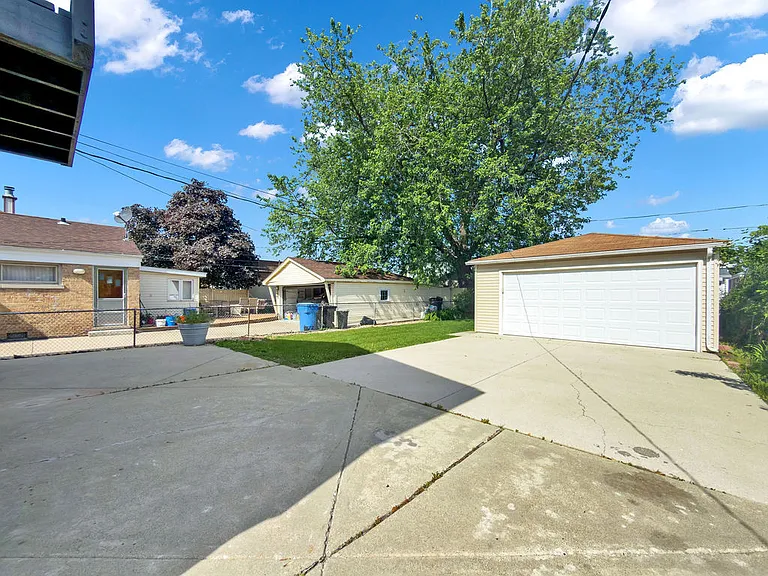 5845 S Sayre Ave — Photo 33