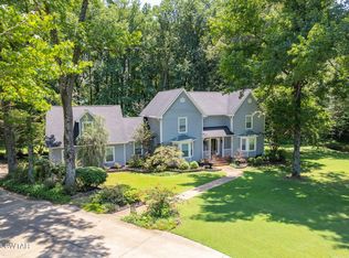 110 Greenbriar Ln, Jackson, TN 38305