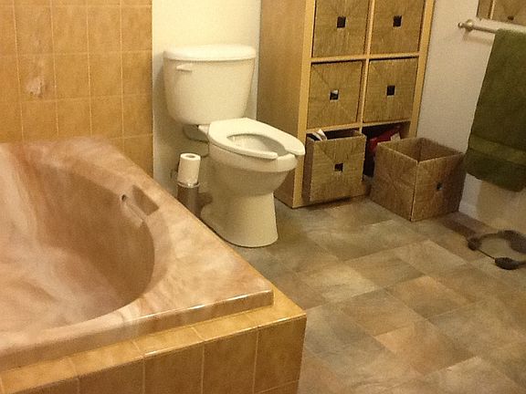 En-suite master bath