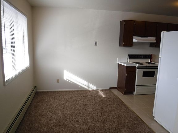 5th image of 108 Camelot Ct #7