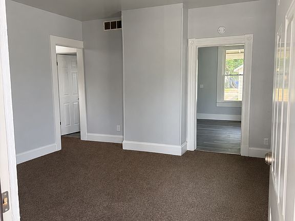 4th image of 1126 Harmon Ave