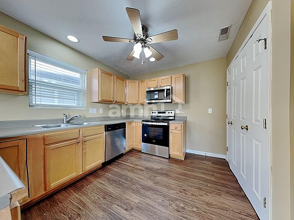 3rd image of 5709 Clemens Dr