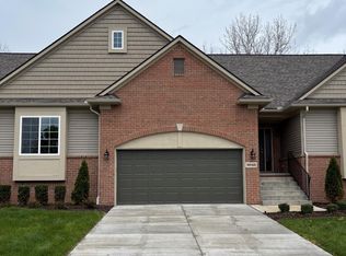 9046 Rhyan Rd, White Lake, MI 48386