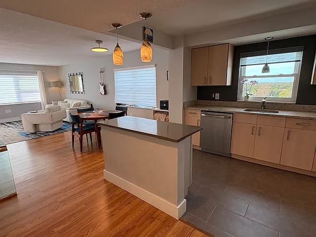 1120 N Shore Dr NE #905 — Photo 4