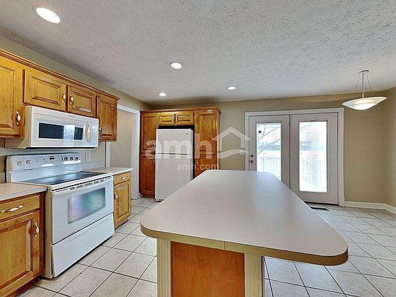 3rd image of 305 Karlee Dr