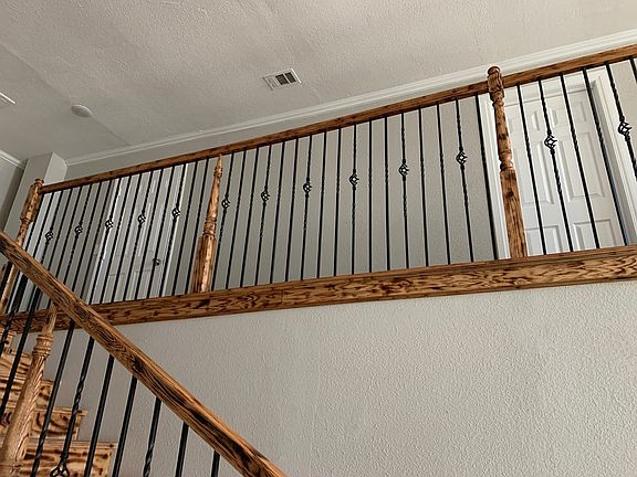 4th image of 2380 W Cole St