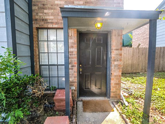 2nd image of 1034 McKinley St APT B
