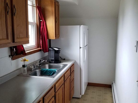 5th image of 139 Bluff Ave