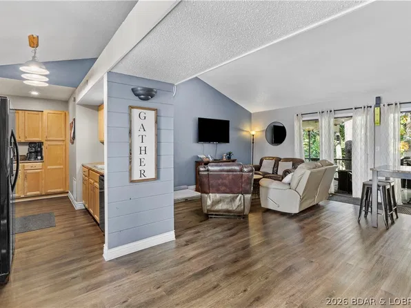 33 Buoyant Pl, Osage Beach, MO 65065