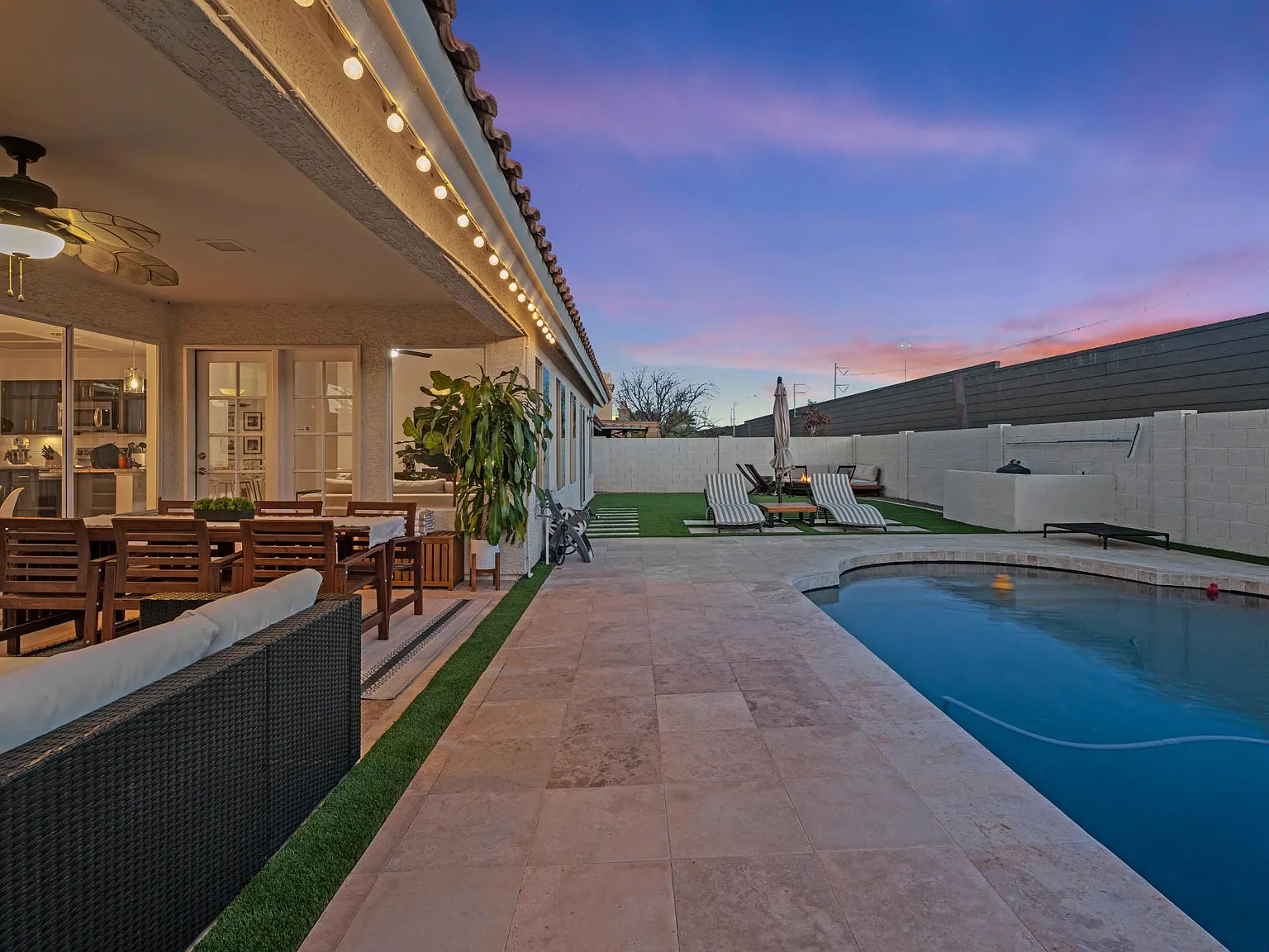 3001 E Redwood Ln — Photo 3
