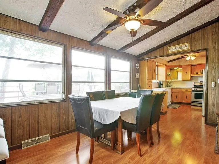 137 Lakeview Ave — Photo 13