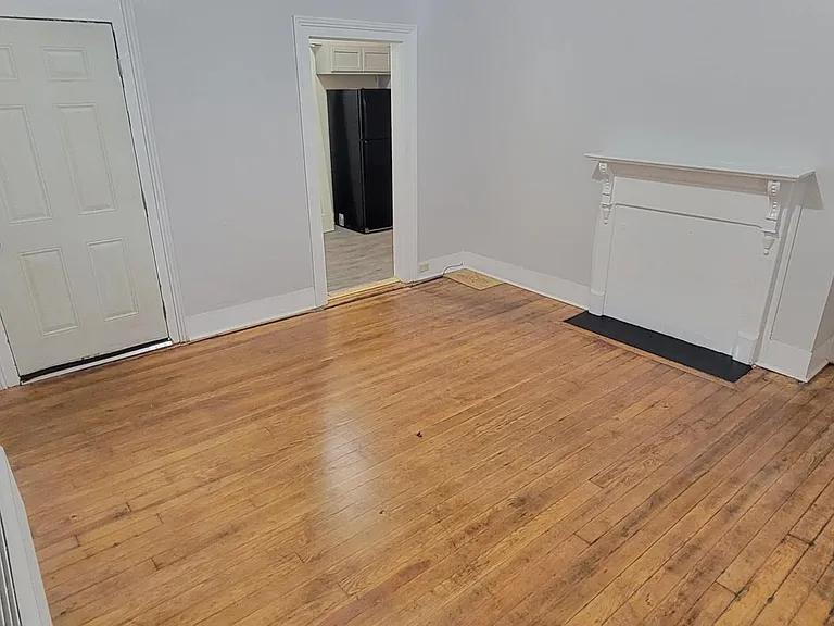 505 E Walnut St #A — Photo 2