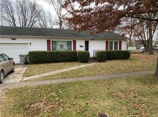 907 Maple St, Marshall, IL 62441