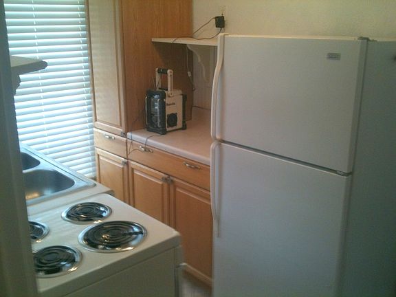 2nd image of 242 10th Ave NE #A