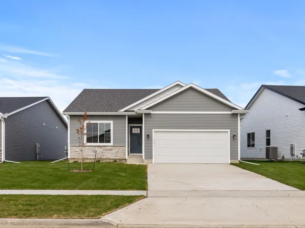 1065 NW Yorktown Dr, Waukee, IA 50263