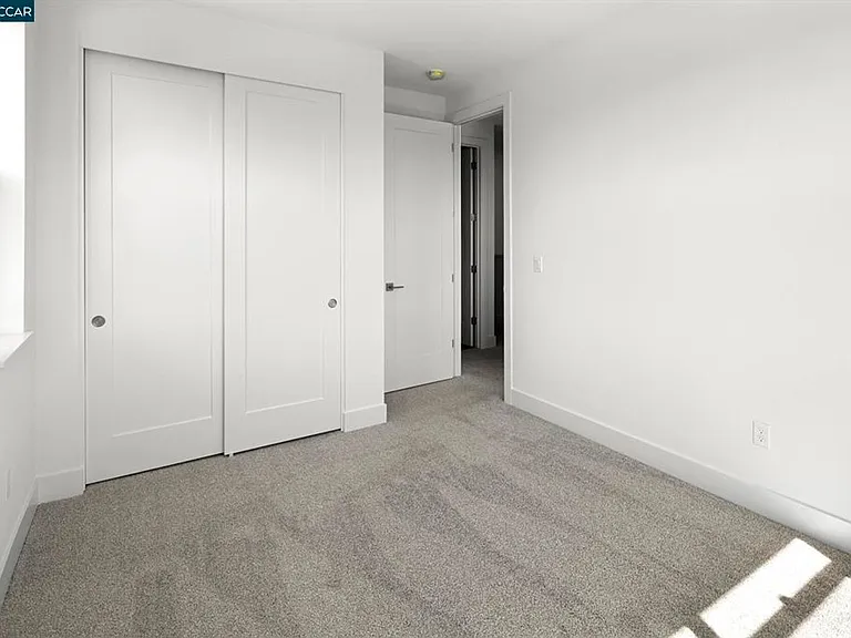 2802 Chattleton Ln — Photo 19