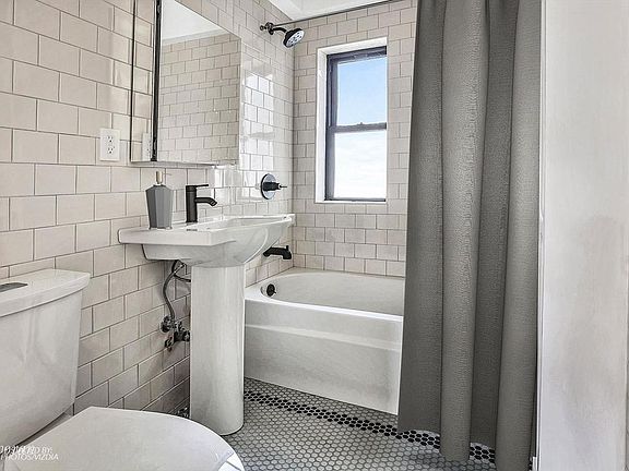 5th image of 17 E 17th St APT 3D