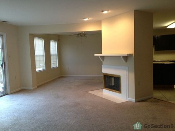 4th image of 4132 Hunters Hill Cir Unit 4132