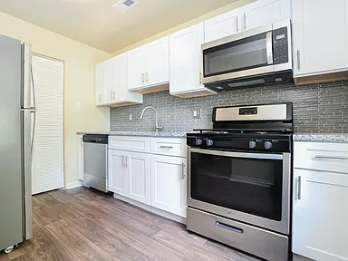 Fox Run Apartments and Townhomes