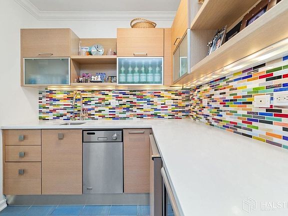 5th image of 440 E 79th St APT 12C