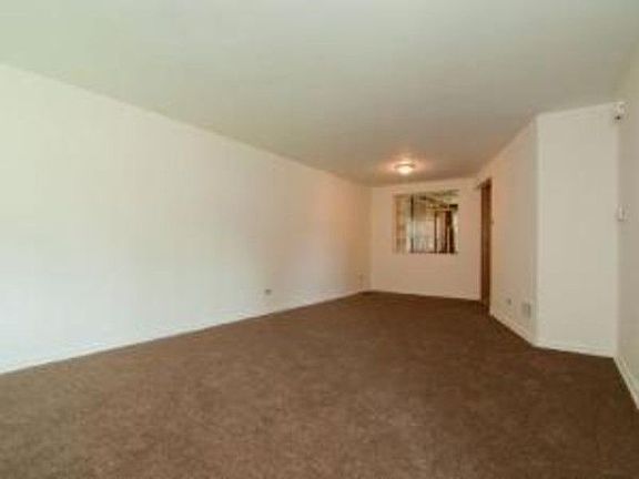 5th image of 9108 Brookfield Ave