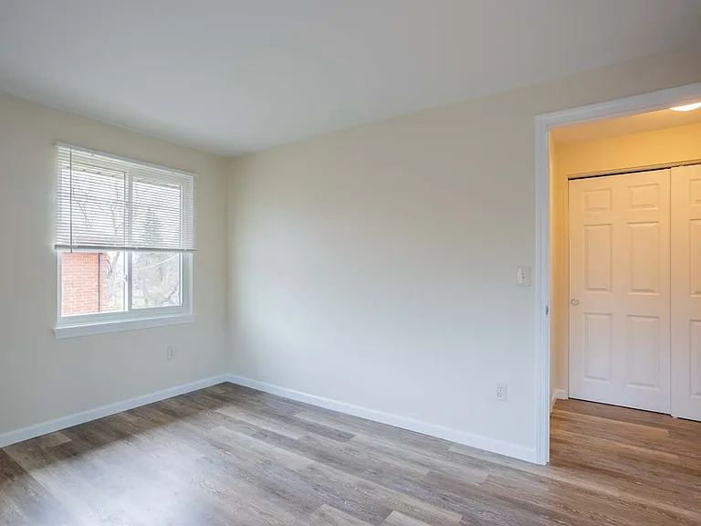 Ridgeway Garden Apartments — Photo 15