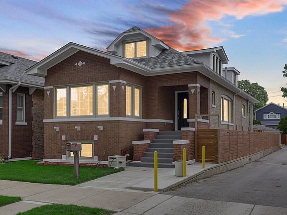 2nd image of 4915 N Kostner Ave