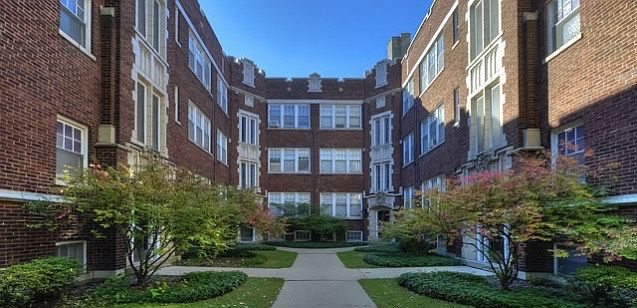 2nd image of 1063 W Glenlake Ave APT 3S
