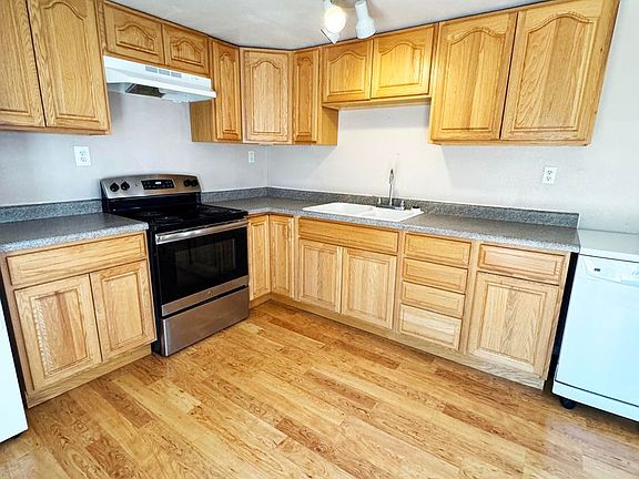 2nd image of 215 W Bell St
