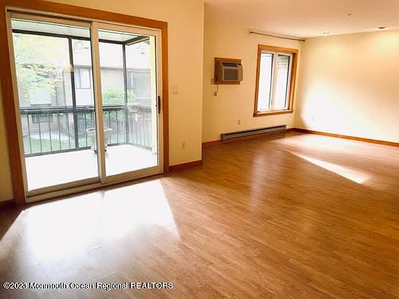 5th image of 26 Meadow Green Cir Unit G