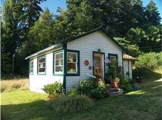 8820 Villa Beach Rd, Anderson Island, WA 98303