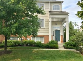 715 Hanbury Dr, Des Plaines, IL 60016