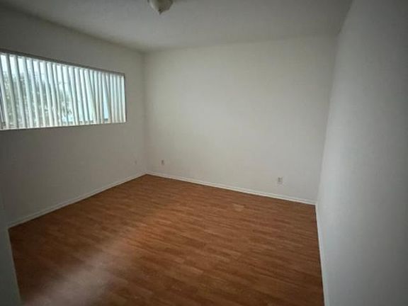 5th image of 3749 Veteran Ave #1