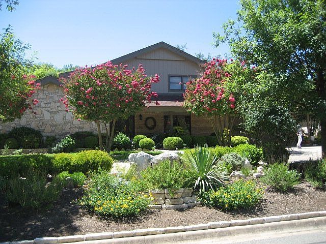1st image of 118 Spanish Oak Ln W