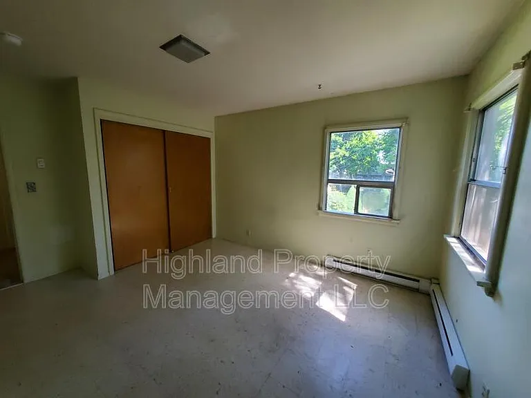 152 SE Water St #A — Photo 9