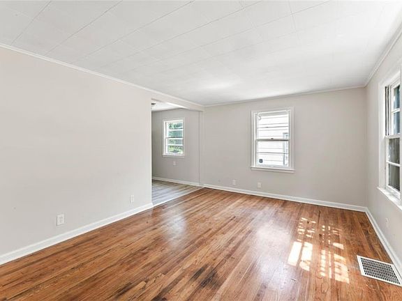 4th image of 7208 Wayne Ave