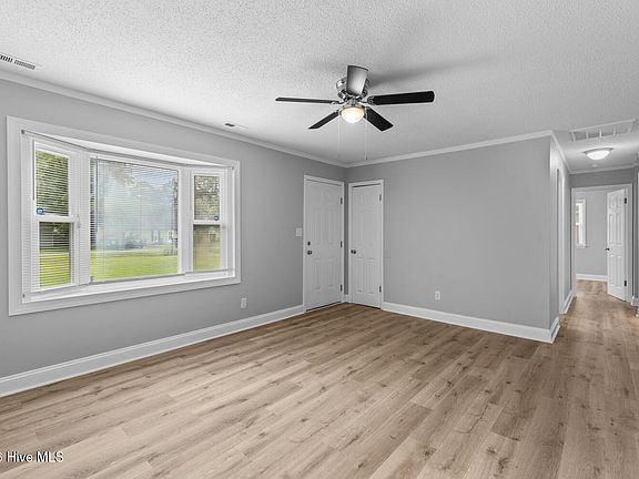 5th image of 225 Lakewood Drive