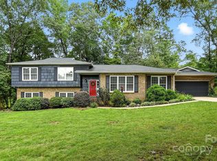 4035 Wandering Ln NE, Hickory, NC 28601