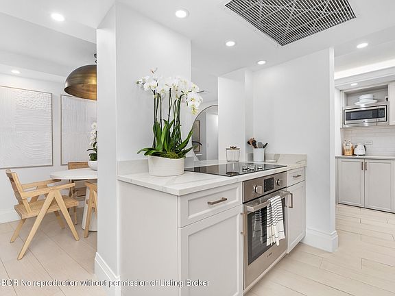 5th image of 130 Sunrise Ave #2160