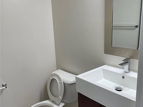 4th image of 22 E Haven Dr #322