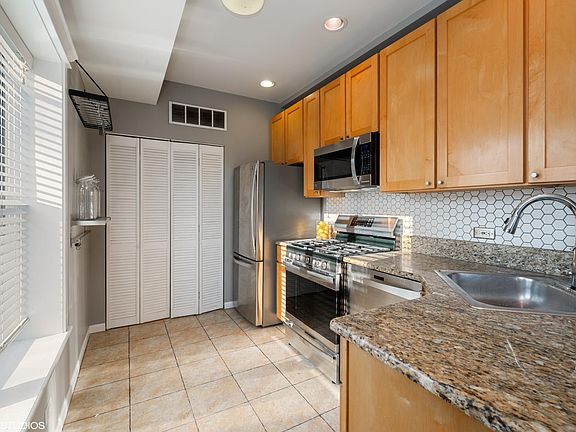 5th image of 5930 N Paulina St APT 1