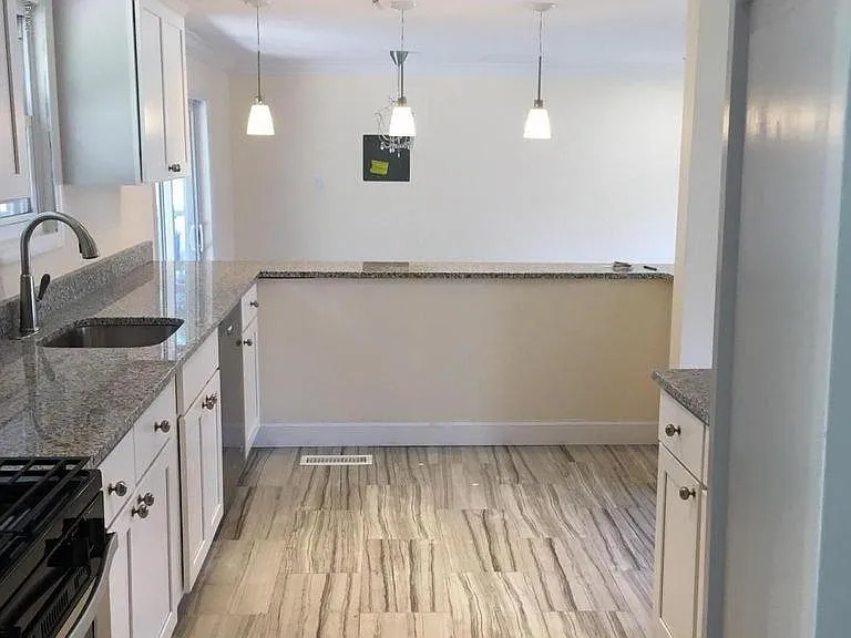 538 Nebraska Ave — Photo 2